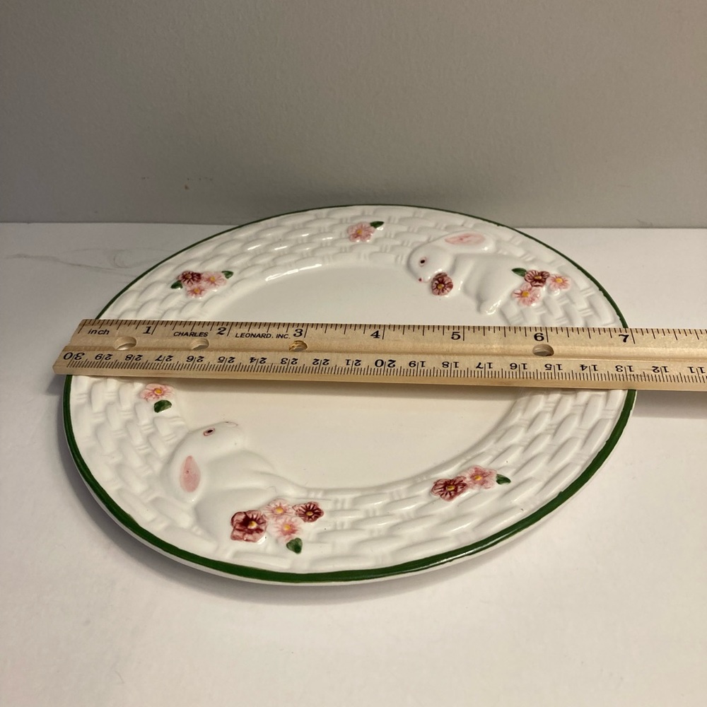 SPRINGTIME DESSERT PLATE - Picture 3 of 3